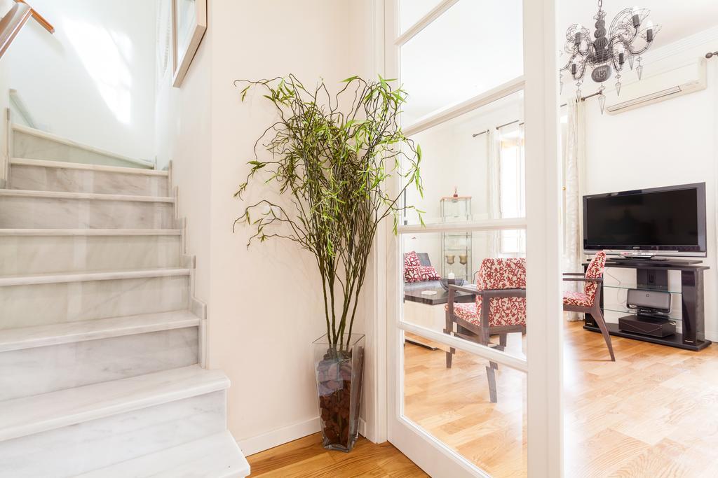 City Rooftop Paradise - Space Maison Apartments Seville Room photo