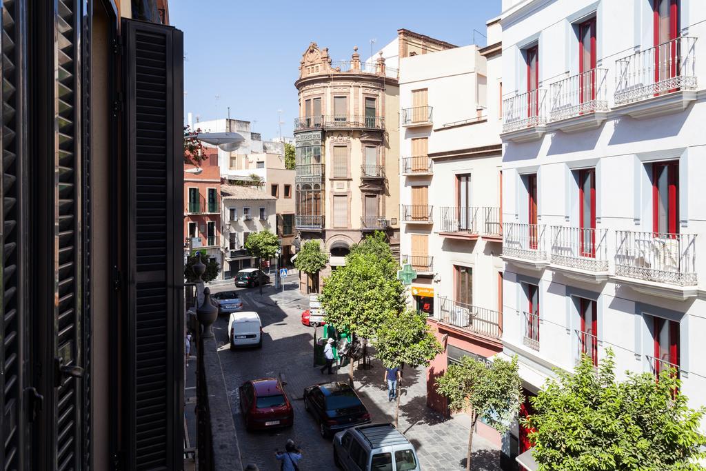 City Rooftop Paradise - Space Maison Apartments Seville Room photo