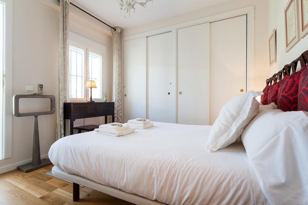 City Rooftop Paradise - Space Maison Apartments Seville Room photo